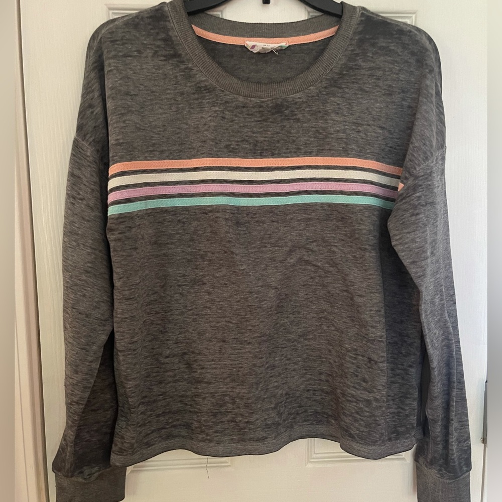 Grey long sleeve shirt